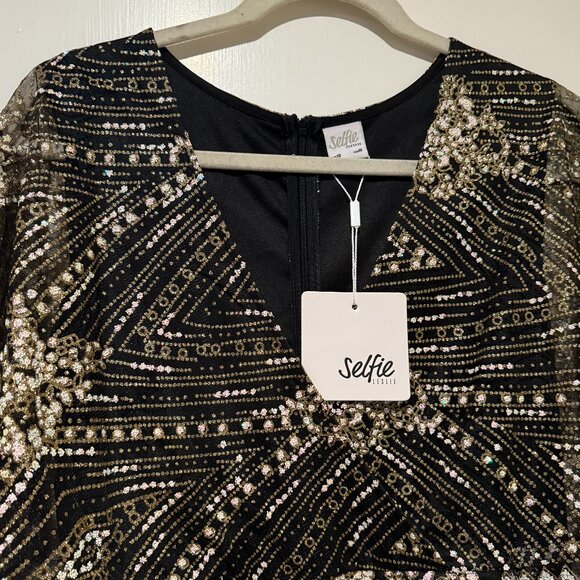 Selfie Leslie “Lady Luck” Cape Sleeve Wrap Dress – Black – NWT - Picture 3 of 8